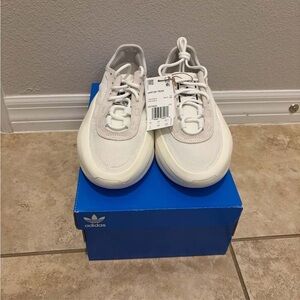 Adidas TRXN Sneakers